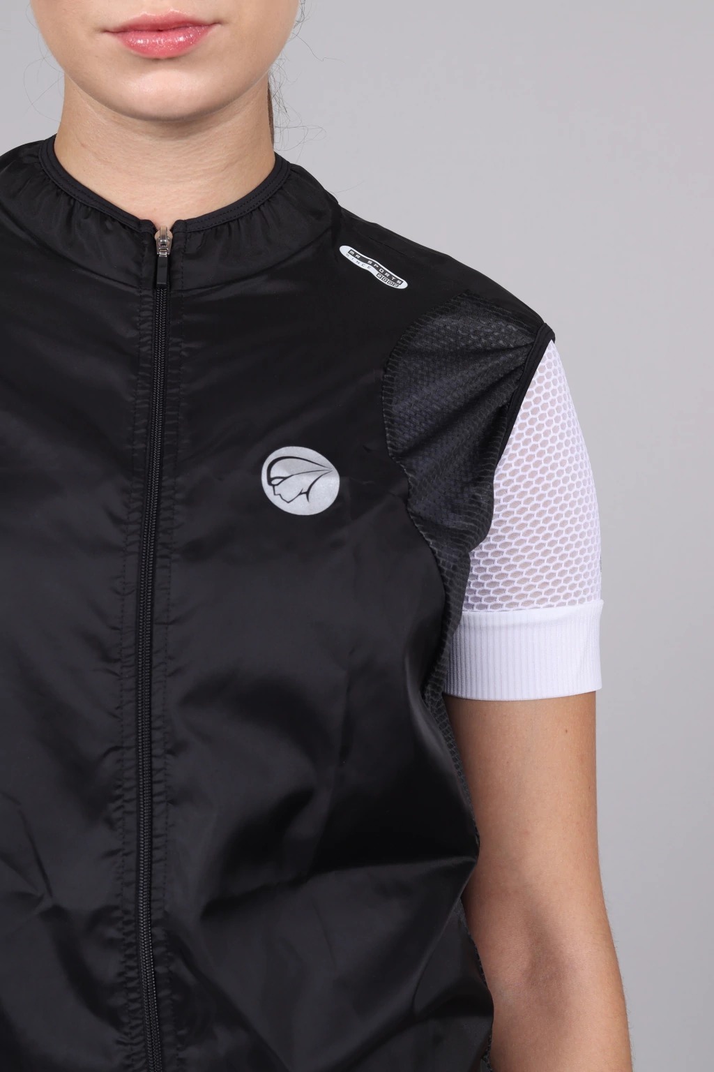 COLETE CORTA VENTO MAURO RIBEIRO NEW ONE BLACK FEM - Imagem 3