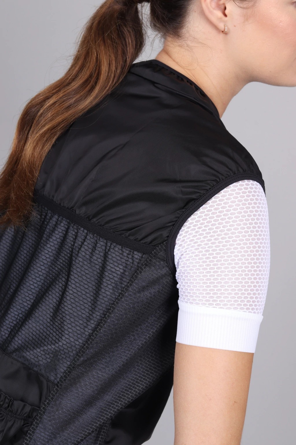 COLETE CORTA VENTO MAURO RIBEIRO NEW ONE BLACK FEM - Imagem 4