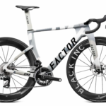 BICICLETA FACTOR ONE V3 NIMBUS GREY SRAM RED AXS PREMIUM TAM 54