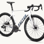 BICICLETA FACTOR MONZA WHITE PEARL SRAM FORCE AXS TAM 54