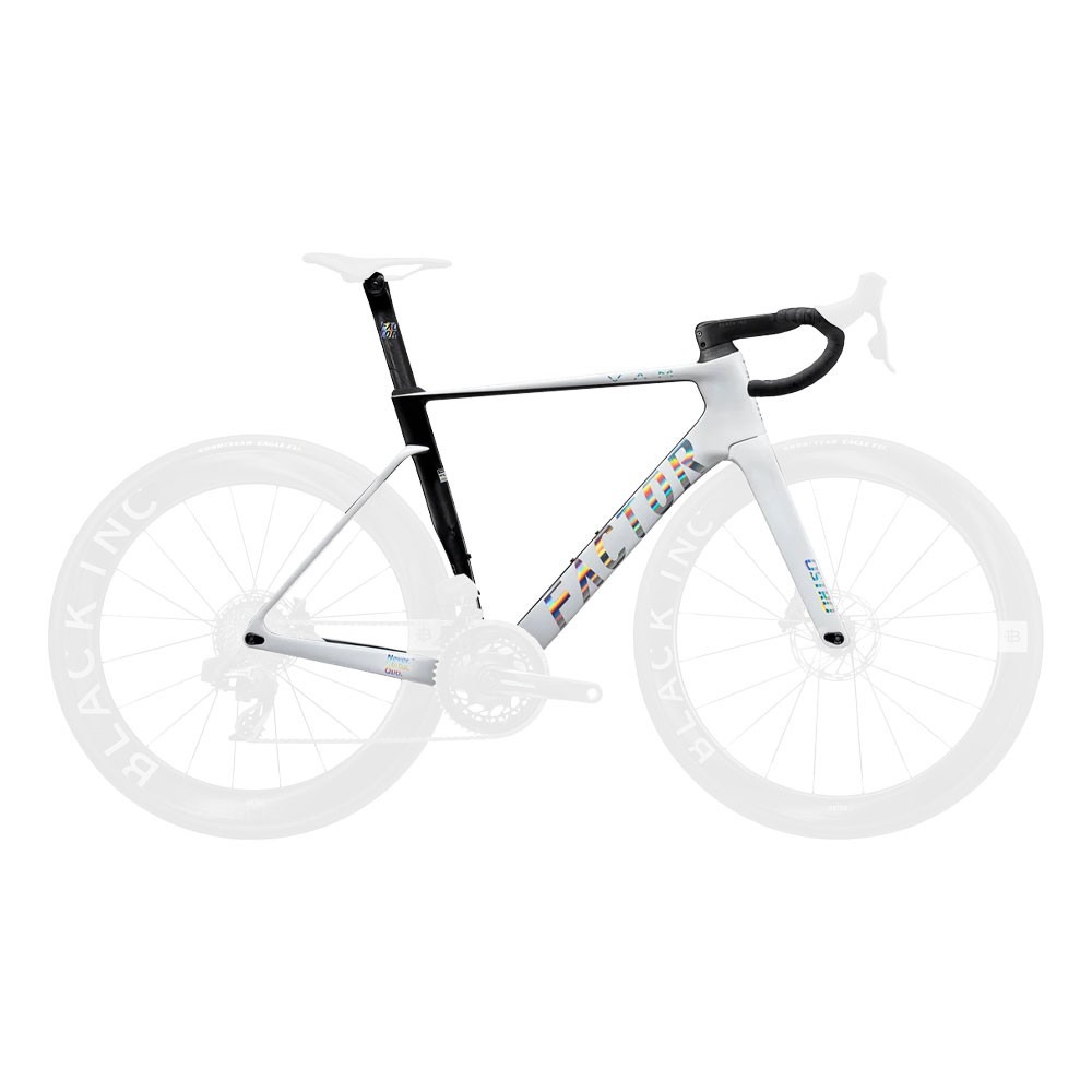15587492076-whatsapp-image-2026-08-06-at-11-34-27.jpeg FRAMESET FACTOR OSTRO 2.0 DISC PEARL WHITE / CHROME PREMIUM TAM 54 - Imagem 1